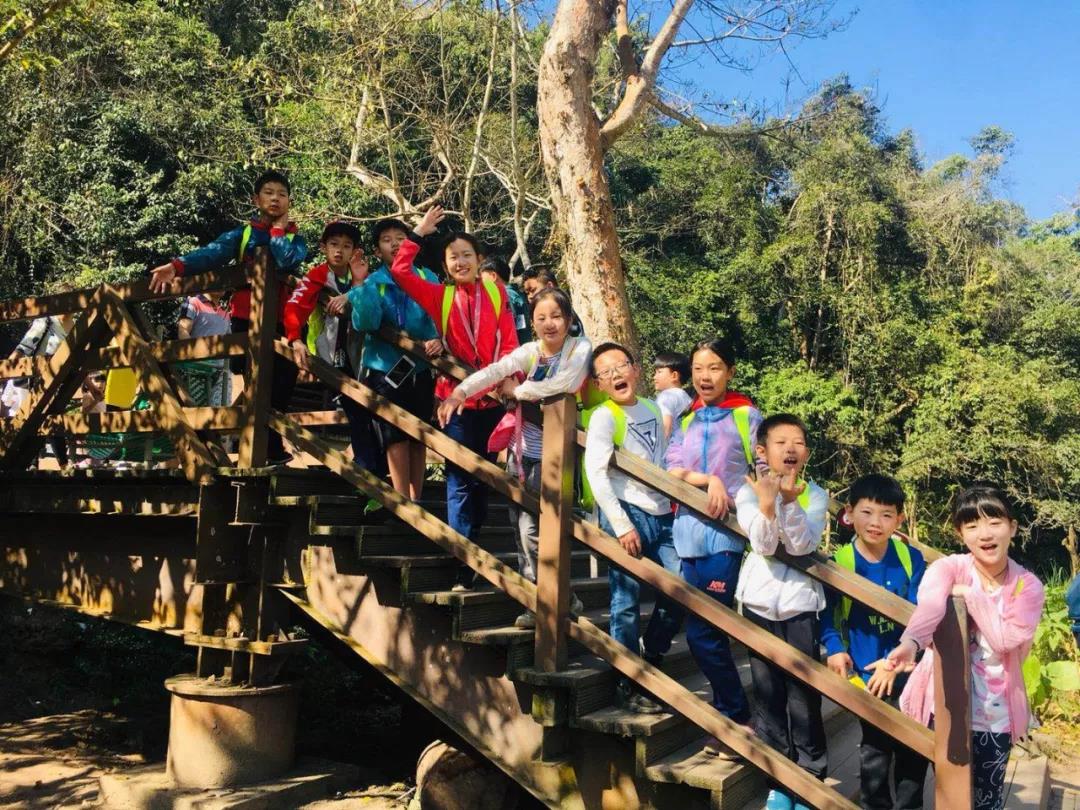 西雙版納普洱景邁山研學(xué)旅行夏令營(yíng)自然音樂(lè)藝術(shù)探秘營(yíng)：老達(dá)保音樂(lè)小鎮(zhèn)快樂(lè)拉祜之旅！